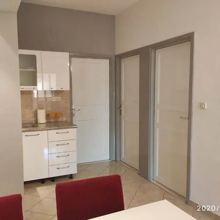 Apartments Antisa - With Playground Tucepi Exterior photo